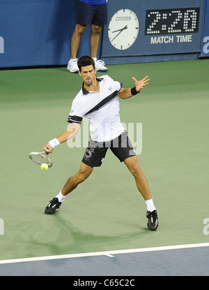 Novak Djokovic di presenze per US Open 2010 Torneo di Tennis Uomini Singoli finali corrispondono, Arthur Ashe Stadium di New York, NY, 13 settembre 2010. Foto di: Rob ricco/Everett Collection Foto Stock