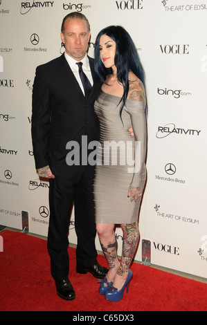 Jesse James, Kat Von D presso gli arrivi per l arte di Elysium quarto anno Black Tie Gala Benefico il cielo, l'edificio Annenberg al California Science Center di Los Angeles, CA 15 gennaio 2011. Foto di: Dee Cercone/Everett Collection Foto Stock