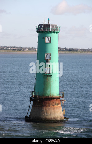 Faro all'ingresso al porto di Dublino Irlanda Foto Stock