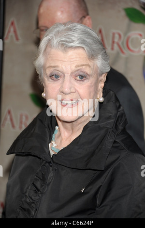 Angela Lansbury di presenze per ARCADIA apertura notturna su Broadway, Ethel Barrymore Theatre di New York, NY Marzo 17, 2011. Foto di: Rob ricco/Everett Collection Foto Stock