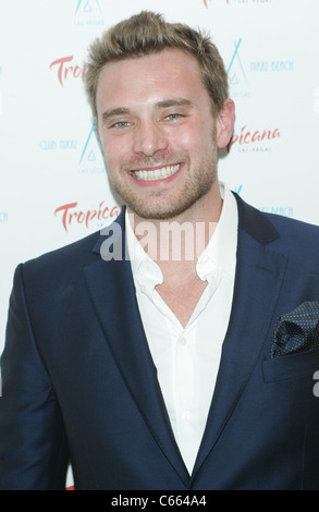 Billy Miller presso gli arrivi per l'Ufficiale di artisti innovativi Pre-Daytime Awards Party, Club Nikki al Tropicana Las Vegas Las Vegas NV, Giugno 18, 2011. Foto di: James Atoa/Everett Collection Foto Stock