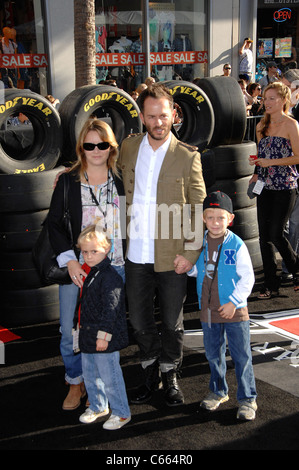 Greg Ellis presso gli arrivi per vetture 2 Premiere Mondiale, El Capitan theater, Los Angeles, CA 18 Giugno 2011. Foto Da: Michael Germana/Everett Collection Foto Stock