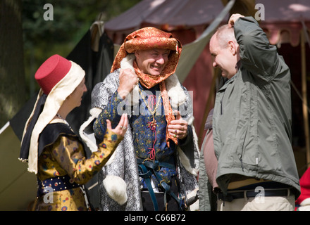 Festa medievale in Verdin Park, Northwich agosto XIII e XIV, con storia viva Camps, Cheshire, Regno Unito Foto Stock