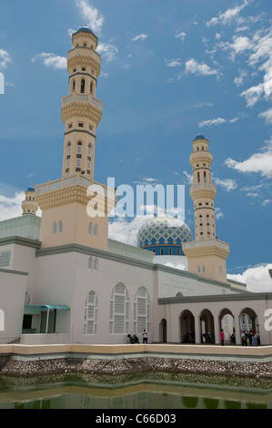 La città di Kota Kinabalu moschea Foto Stock