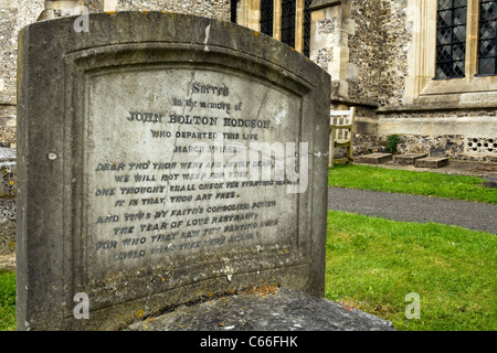 Oggetto contrassegnato per la rimozione definitiva nel sagrato motivi di St Mary's chiesa parrocchiale Chesham Bucks. Foto Stock