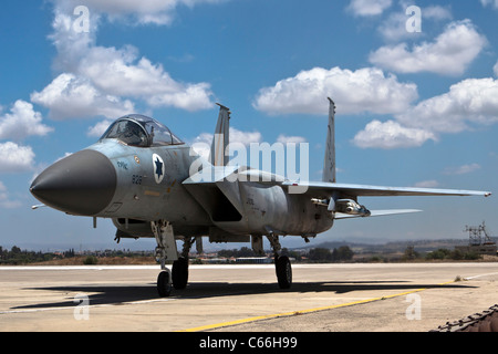 Forza Aerea israeliana F-15C jet da combattimento a terra Foto Stock