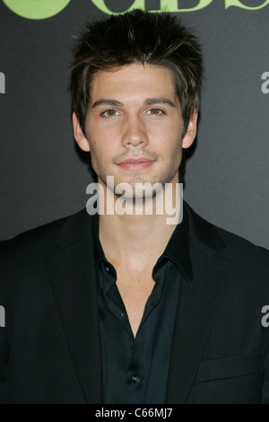 Casey Deidrick presso gli arrivi per la trentottesima annuale di animazione diurna Emmy Awards - Gli arrivi, Hilton Hotel di Las Vegas NV, 19 giugno 2011. Foto di: James Atoa/Everett Collection Foto Stock