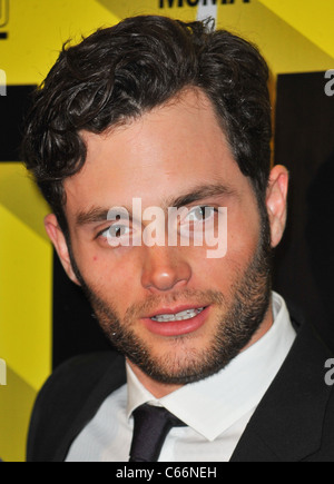 Penn Badgley presso gli arrivi per margin call Premiere, MoMA Museum of Modern Art di New York NY Marzo 23, 2011. Foto di: Gregorio T. Binuya/Everett Collection Foto Stock