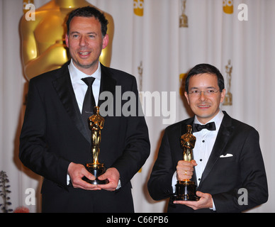 Andrew Ruhemann, Shaun Tan, miglior cortometraggio animato, il perso qualche cosa in sala stampa per l'ottantatreesimo Academy Awards - Gli Oscar Sala stampa, il Kodak Theatre di Los Angeles, CA il 27 febbraio 2011. Foto di: Gregorio T. Binuya/Everett Collection Foto Stock