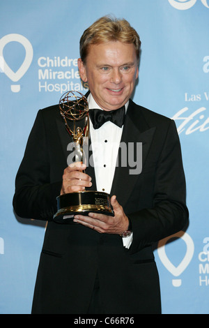 Pat Sajak in sala stampa per la trentottesima annuale di animazione diurna Emmy Awards - PRESS ROOM, Hilton Hotel di Las Vegas NV, 19 giugno 2011. Foto di: James Atoa/Everett Collection Foto Stock