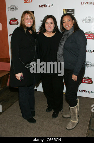 Lisa Erspamer (Chief Creative Officer del proprio), Rosie O'Donnell, Christina Norman (CEO di proprio) presso gli arrivi per il creativo della Coalizione omaggio alle donne che fanno le donne guardano bene sulla pellicola, casa di Hype LIVEStyle Lounge, Park City, UT 23 gennaio 2011. Foto di: James Atoa/Everett Collection Foto Stock