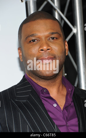 Tyler Perry all'arrivo per ragazze colorati Premiere Screening, Il Teatro Ziegfeld, New York, NY Ottobre 25, 2010. Foto di: Desiree Navarro/Everett Collection Foto Stock