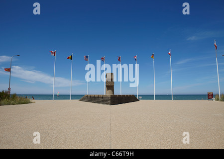 La zona circostante di Juno Beach e il memoriale di guerra dedicato ai caduti soldati canadesi, Normandia Foto Stock