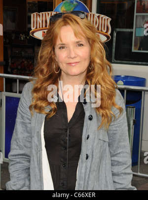 Lea Thompson presso gli arrivi per hop Premiere, Universal CityWalk, Los Angeles, CA 27 marzo 2011. Foto di: Dee Cercone/Everett Collection Foto Stock