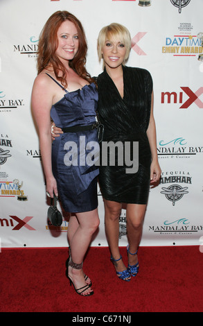 Melissa Egan, Farah Fath ad una apparizione pubblica per la Mix Lounge Pre-Party ufficiale per il 2010 Animazione diurna Emmy Awards, l'Hotel a Mandalay Bay, Las Vegas, NV il 26 giugno 2010. Foto di: James Atoa/Everett Collection Foto Stock