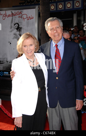 Eva Marie Saint, Jeffrey Hayden presso gli arrivi per 2011 TCM Classic Film Festival apertura notturna, Grauman's Chinese Theater, Los Foto Stock