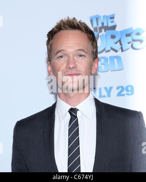 Neil Patrick Harris presso gli arrivi per i puffi Premiere, il Teatro Ziegfeld, New York, NY Luglio 24, 2011. Foto di: Andres Otero/Everett Collection Foto Stock