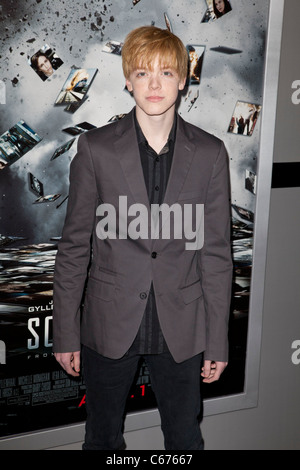 Cameron Monaghan presso gli arrivi per il codice sorgente di Premiere, Arclight Glossari Affini Dome, Los Angeles, CA Marzo 28, 2011. Foto di: Emiley Foto Stock