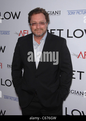 Stephen Root al arrivi per ottenere bassa Premiere, Samuel Goldwyn Theatre al AMPAS, Los Angeles, CA Luglio 27, 2010. Foto Da: Michael Germana/Everett Collection Foto Stock