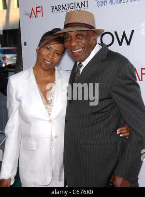 Bill Cobbs presso gli arrivi per ottenere bassa Premiere, Samuel Goldwyn Theatre al AMPAS, Los Angeles, CA Luglio 27, 2010. Foto Da: Michael Germana/Everett Collection Foto Stock