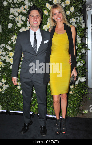 Zach Braff, Taylor Bagley presso gli arrivi per CHANEL sesta annuale Tribeca Film Festival Artisti Cena, Odeon, New York, NY 25 Aprile Foto Stock