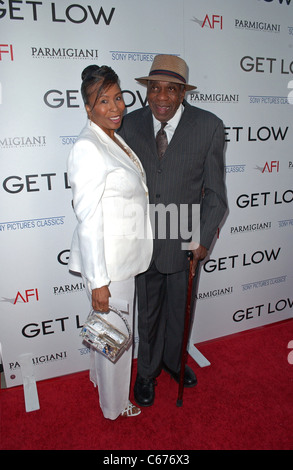 Bill Cobbs presso gli arrivi per ottenere bassa Premiere, Samuel Goldwyn Theatre al AMPAS, Los Angeles, CA Luglio 27, 2010. Foto di: Tony Gonzalez/Everett Collection Foto Stock