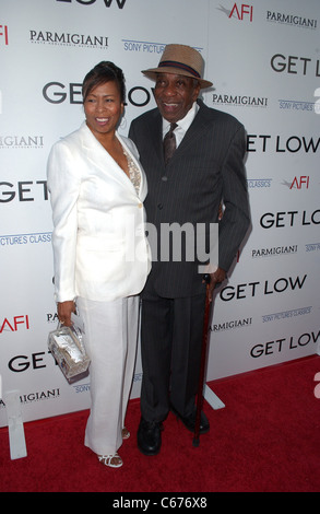 Bill Cobbs presso gli arrivi per ottenere bassa Premiere, Samuel Goldwyn Theatre al AMPAS, Los Angeles, CA Luglio 27, 2010. Foto di: Tony Gonzalez/Everett Collection Foto Stock