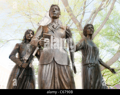 Tennessee donna suffragio Memorial, scolpita nel 2006 da Alan Lequire, Piazza del Mercato a Knoxville, Tennessee, Stati Uniti d'America Foto Stock