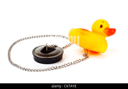 Giocattolo di anatra con tappo per vasca da bagno con catena isolato su bianco Foto Stock