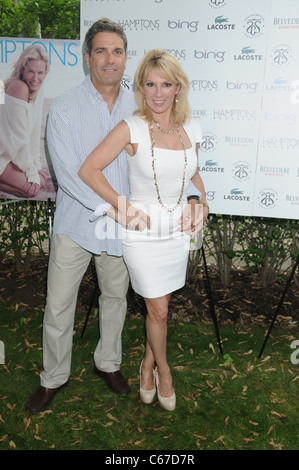 Mario cantante, Ramona cantante di presenze per HAMPTONS Magazine il weekend del Memorial Day partito, Social Club, Southampton, NY Maggio 29, 2011. Foto di: Rob ricco/Everett Collection Foto Stock