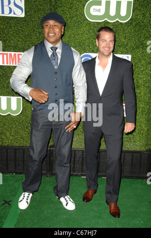 L L Cool J, Chris O'Donnell presso gli arrivi per CBS, CW e TCA Showtime Summer Press Tour Party, il Beverly Hilton Hotel di Beverly Foto Stock