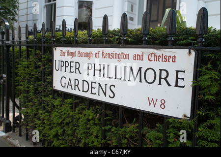 Phillimore superiore giardini, Royal Borough di Kensington e Chelsea, W8, un cartello stradale Foto Stock