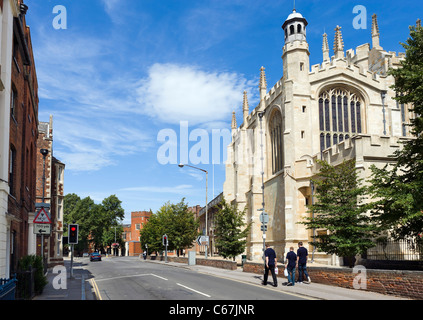 Eton College in cima di Eton High Street con il Collegio cappella di destra, Berkshire, Inghilterra, Regno Unito Foto Stock
