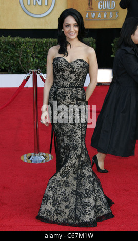 Archie Panjabi presso gli arrivi per il XVII annuale di Screen Actors Guild SAG Awards - arrivi, Shrine Auditorium, Los Angeles, CA il 30 gennaio 2011. Foto di: James Atoa/Everett Collection Foto Stock