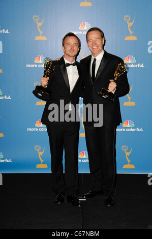 Aaron Paul, Bryan Cranston in sala stampa per la Academy of Television Arts & Sciences sessantaduesima Primetime Emmy Awards - PRESS ROOM, Foto Stock