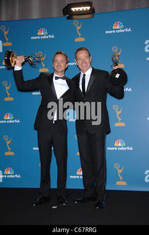 Aaron Paul, Bryan Cranston in sala stampa per la Academy of Television Arts & Sciences sessantaduesima Primetime Emmy Awards - PRESS ROOM, Foto Stock