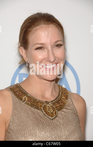 Emily Gerson Saines presso gli arrivi per la XXII edizione produttori Guild of America PGA Awards, il Beverly Hilton Hotel di Beverly Hills, CA 22 gennaio 2011. Foto Da: Michael Germana/Everett Collection Foto Stock