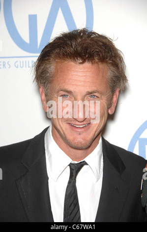 Sean Penn presso gli arrivi per la XXII edizione produttori Guild of America PGA Awards, il Beverly Hilton Hotel di Beverly Hills, CA 22 gennaio 2011. Foto Da: Michael Germana/Everett Collection Foto Stock