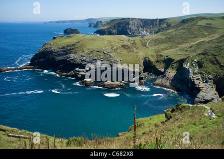 Vista da Tintagel verso Barras naso sulla costa di Cornwall Regno Unito Foto Stock