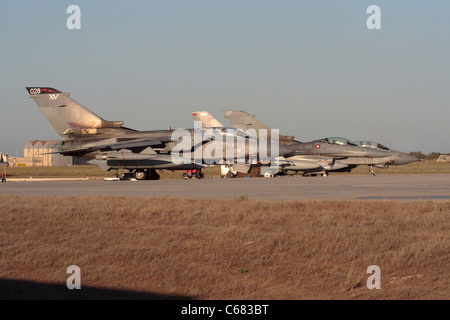 Temporaneamente inutilizzabile aerei della NATO a Malta durante operazioni in Libia, 29 luglio 2011. Foto Stock