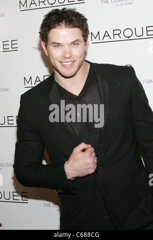 Kellan Lutz di presenze per la grande apertura del Marquee Nightclub, il Cosmopolitan di Las Vegas, Las Vegas NV, Dicembre 30, 2010. Foto di: James Atoa/Everett Collection Foto Stock