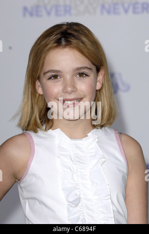 Kiernan Shipka presso gli arrivi per JUSTIN BIEBER: Mai dire mai Premiere, Nokia Theater, Los Angeles, CA 8 febbraio 2011. Foto di: Elizabeth Goodenough/Everett Collection Foto Stock