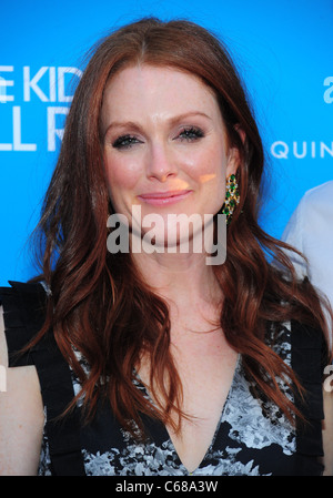 Julianne Moore presso gli arrivi per i bambini sono tutti a destra Premiere, Landmark Sunshine Cinema, New York, NY Giugno 30, 2010. Foto di: Foto Stock