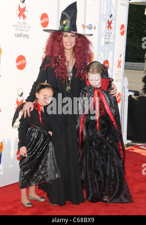 Melora Hardin presso gli arrivi per il XVII sogno annuale Halloween CAAF beneficio, Barker Hangar, Santa Monica, CA 30 ottobre 2010. Foto di: Dee Cercone/Everett Collection Foto Stock