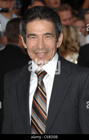 Laffit Pincay Jr. presso gli arrivi del segretariato Premiere Mondiale, El Capitan theater, Los Angeles, CA il 30 settembre 2010. Foto di: Foto Stock