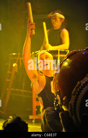 Taikoza di presenze per il Concerto per il Giappone, la Japan Society di New York, NY Aprile 9, 2011. Foto di: Gregorio T. Binuya/Everett Collection Foto Stock