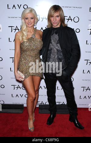 Holly Madison, Marc Bouwer di presenze per TAO Veglione di Capodanno, TAO Nightclub al Venetian Resort Hotel and Casino Las Vegas NV, Dicembre 31, 2010. Foto di: MORA/Everett Collection Foto Stock