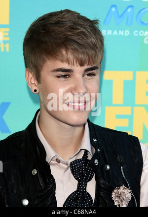 JUSTIN BIEBER Teen Choice 2011 gli arrivi a Los Angeles California USA 07 Agosto 2011 Foto Stock