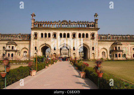 Un gate di Asfi moschea nella bara Imambara, Lucknow, Uttar Pradesh, India Foto Stock