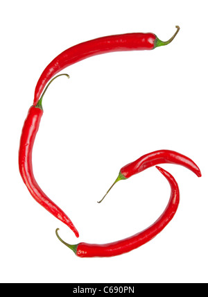 G lettera fatta dal peperoncino, con il tracciato di ritaglio Foto Stock